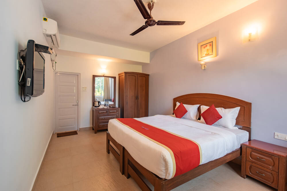 Sea Mist Resort guest room